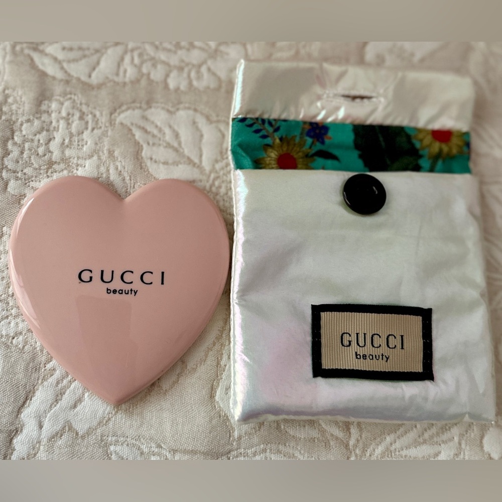 Gucci Beauty Heart Mirror with Pouch